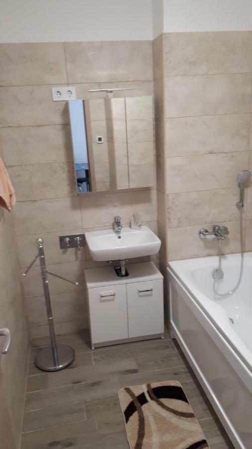 Lido Riviera Apartman Balatonlelle Exteriör bild